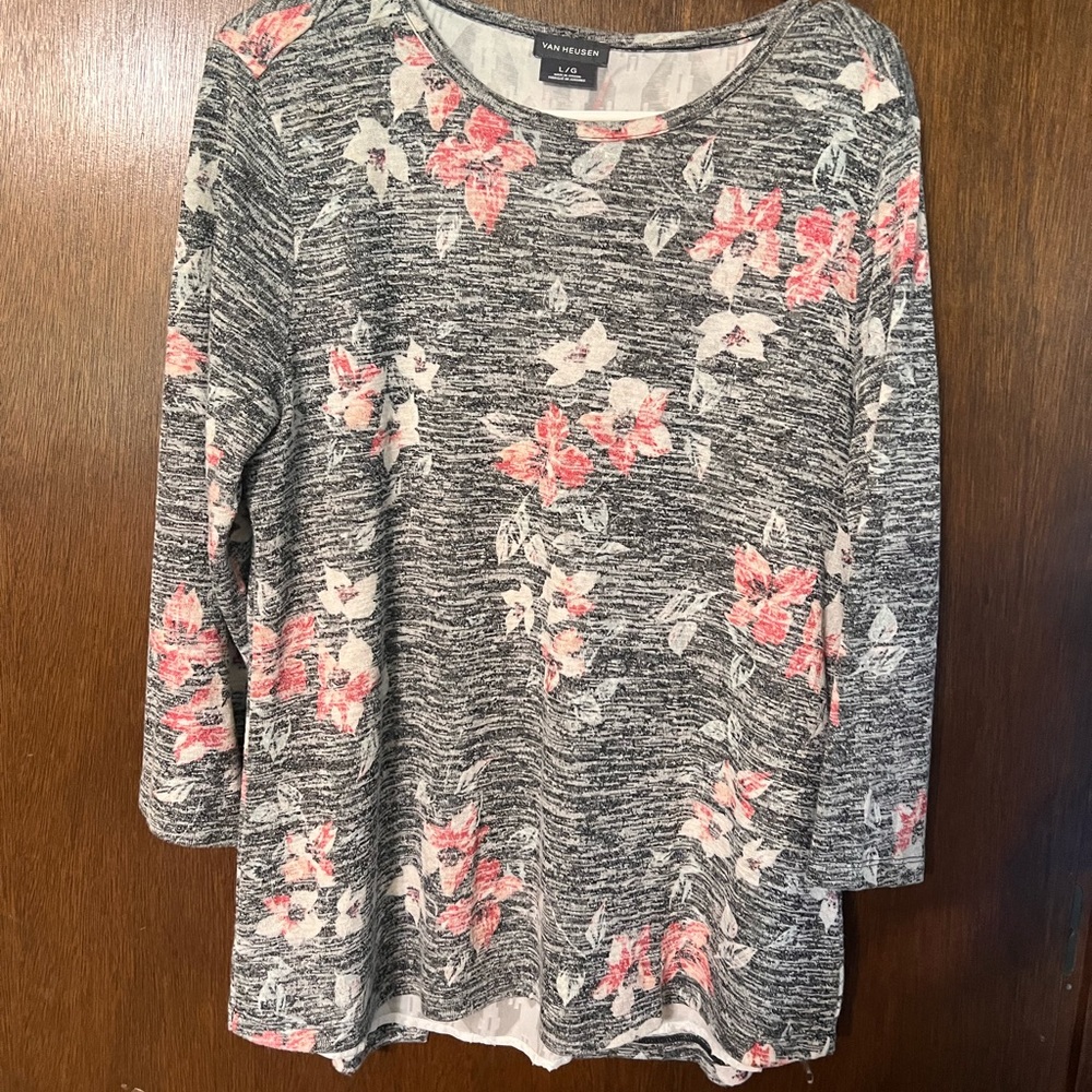 Quarter sleeve shirt
